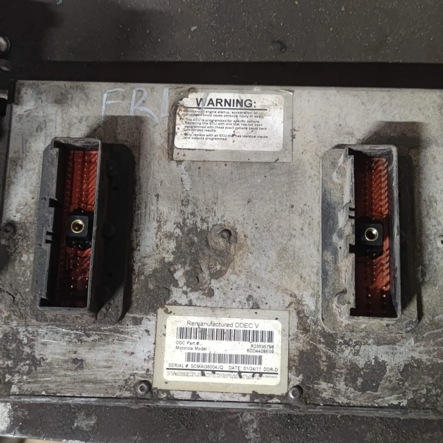 Блок управления двигателем R23535798 Freightliner